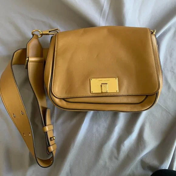 Beautiful Vintage Oak Camel Saddle With Leather Patchwork - Catawiki